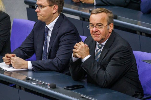 Bundestag Boris Pistorius (SPD), Bundesminister der Verteidigung, im Deutschen Bundestag am 25.09.26 in Berlin. Berlin Berlin Deutschland Bundestag