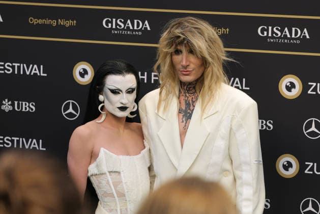 22. Zurich Film Festival 2026 Designer Yannik Zamboni und Drag Queen Gottmik auf dem grünen Teppich. Opening Night des 22. Zurich Film Festivals am 24.09.2026 im Kongresshaus Zürich. Kanton Zürich, Schweiz.