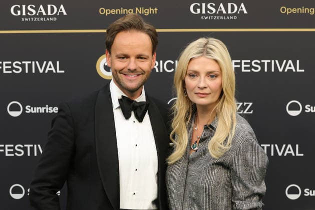 22. Zurich Film Festival 2026 Mischa (Anne Marsden) Barton (britisch-amerikanische Schauspielerin und Model) auf dem grünen Teppich. Opening Night des 22. Zurich Film Festivals am 24.09.2026 im Kongresshaus Zürich. Kanton Zürich, Schweiz.