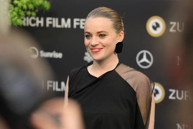 Luna Wedler - 22. Zurich Film Festival 2026 Luna (Sofia) Wedler (Schweizer Schauspielerin) auf dem grünen Teppich. Opening Night des 22. Zurich Film Festivals am 24.09.2026 im Kongresshaus Zürich. Kanton Zürich, Schweiz.