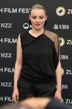 Luna Wedler - 22. Zurich Film Festival 2026 Luna (Sofia) Wedler (Schweizer Schauspielerin) auf dem grünen Teppich. Opening Night des 22. Zurich Film Festivals am 24.09.2026 im Kongresshaus Zürich. Kanton Zürich, Schweiz.