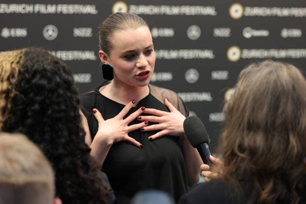 Luna Wedler - 22. Zurich Film Festival 2026 Luna (Sofia) Wedler (Schweizer Schauspielerin) auf dem grünen Teppich. Opening Night des 22. Zurich Film Festivals am 24.09.2026 im Kongresshaus Zürich. Kanton Zürich, Schweiz.