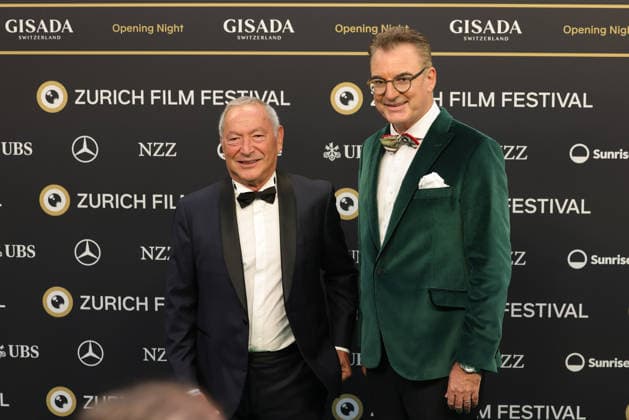 22. Zurich Film Festival 2026 Christian Jungen mit Samih (Onsi) Sawiris (ägyptisch-montenegrinischer Unternehmer) auf dem grünen Teppich. Opening Night des 22. Zurich Film Festivals am 24.09.2026 im Kongresshaus Zürich. Kanton Zürich, Schweiz.