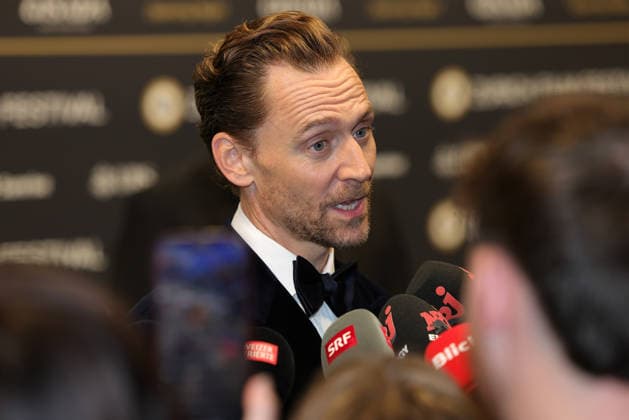 Tom Hiddleston - 22. Zurich Film Festival 2026 Tom Hiddleston (Thomas William Hiddleston, britischer Schauspieler) ist ein gefragter Interviewpartner auf dem grünen Teppich. Opening Night des 22. Zurich Film Festivals am 24.09.2026 im Kongresshaus Zürich. Kanton Zürich, Schweiz.