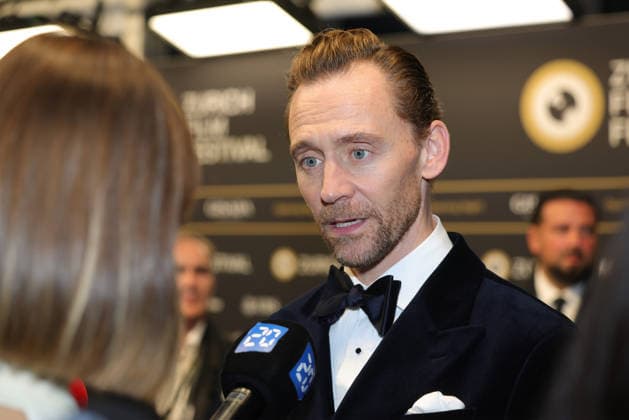 Tom Hiddleston - 22. Zurich Film Festival 2026 Tom Hiddleston (Thomas William Hiddleston, britischer Schauspieler) ist ein gefragter Interviewpartner auf dem grünen Teppich. Opening Night des 22. Zurich Film Festivals am 24.09.2026 im Kongresshaus Zürich. Kanton Zürich, Schweiz.