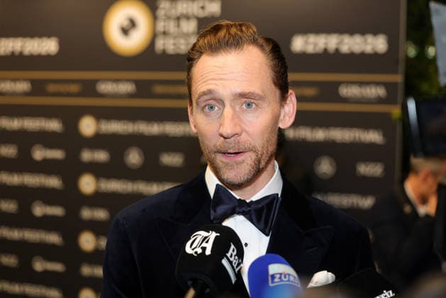 Tom Hiddleston - 22. Zurich Film Festival 2026 Tom Hiddleston (Thomas William Hiddleston, britischer Schauspieler) ist ein gefragter Interviewpartner auf dem grünen Teppich. Opening Night des 22. Zurich Film Festivals am 24.09.2026 im Kongresshaus Zürich. Kanton Zürich, Schweiz.