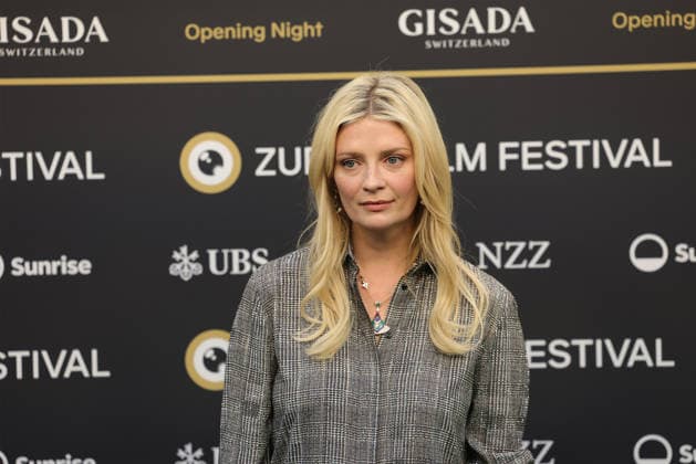 22. Zurich Film Festival 2026 Mischa (Anne Marsden) Barton (britisch-amerikanische Schauspielerin und Model) auf dem grünen Teppich. Opening Night des 22. Zurich Film Festivals am 24.09.2026 im Kongresshaus Zürich. Kanton Zürich, Schweiz.