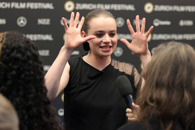 Luna Wedler - 22. Zurich Film Festival 2026 Luna (Sofia) Wedler (Schweizer Schauspielerin) auf dem grünen Teppich. Opening Night des 22. Zurich Film Festivals am 24.09.2026 im Kongresshaus Zürich. Kanton Zürich, Schweiz.