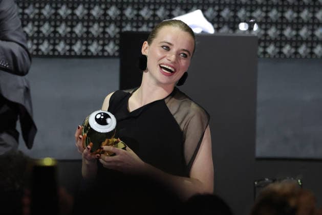 22. Zurich Film Festival 2026 Luna Wedler (Schweizer Schauspielerin) wird mit dem Golden Eye Award ausgezeichnet. Opening Night des 22. Zurich Film Festivals am 24.09.2026 im Kongresshaus Zürich. Kanton Zürich, Schweiz.