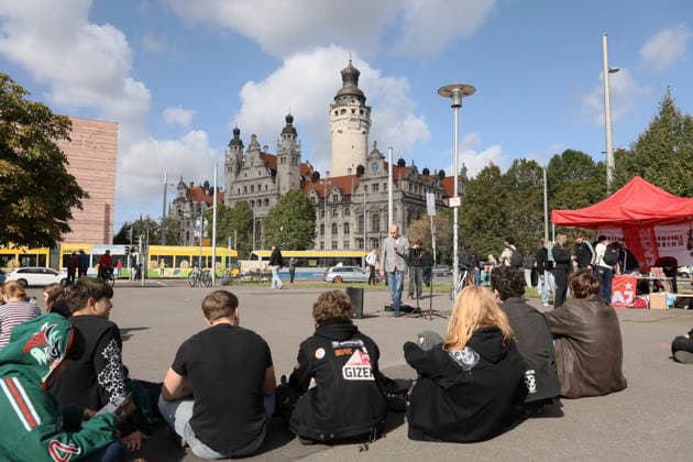 Schüler demonstrieren gegen Wehrpflicht in Leipzig Schüler demonstrieren gegen die geplante Einführung der Wehrpflicht in Leipzig. Der Schulstreik findet im Rahmen bundesweiter Proteste statt. 25. September 2026, Leipzig.