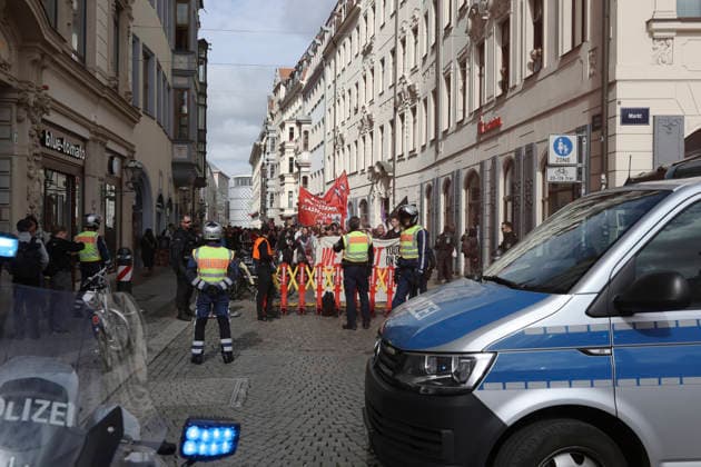 Schüler demonstrieren gegen Wehrpflicht in Leipzig Schüler demonstrieren gegen die geplante Einführung der Wehrpflicht in Leipzig. Der Schulstreik findet im Rahmen bundesweiter Proteste statt. 25. September 2026, Leipzig.