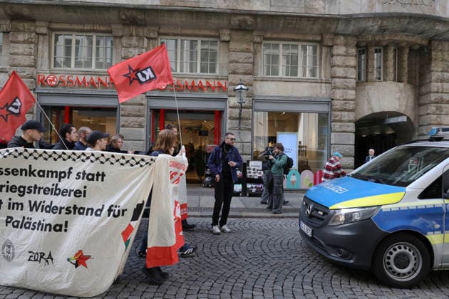 Schüler demonstrieren gegen Wehrpflicht in Leipzig Schüler demonstrieren gegen die geplante Einführung der Wehrpflicht in Leipzig. Der Schulstreik findet im Rahmen bundesweiter Proteste statt. 25. September 2026, Leipzig.