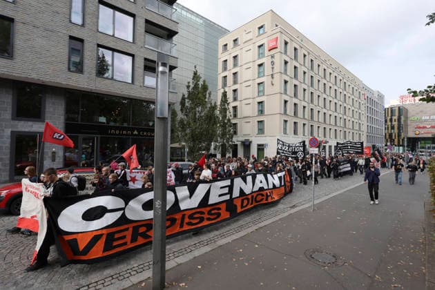 Schüler demonstrieren gegen Wehrpflicht in Leipzig Schüler demonstrieren gegen die geplante Einführung der Wehrpflicht in Leipzig. Der Schulstreik findet im Rahmen bundesweiter Proteste statt. 25. September 2026, Leipzig.