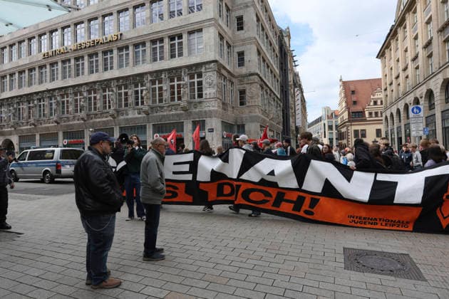 Schüler demonstrieren gegen Wehrpflicht in Leipzig Schüler demonstrieren gegen die geplante Einführung der Wehrpflicht in Leipzig. Der Schulstreik findet im Rahmen bundesweiter Proteste statt. 25. September 2026, Leipzig.