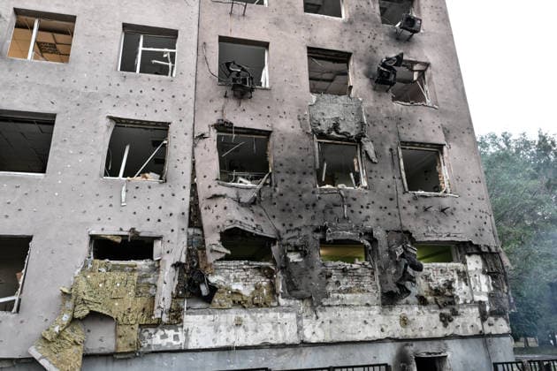 A medical centre is damaged by a Russian drone strike, Zaporizhzhia, Ukraine, September 25, 2026. Early on Friday, September 25, Russian drones attacked the southeastern city, injuring one person and setting fire to the medical centre. (Photo by Dmytro Smolienko Ukrinform) Russian drones attack medical centre in Zaporizhzhia  Copyright: xDmytroxSmolienkox