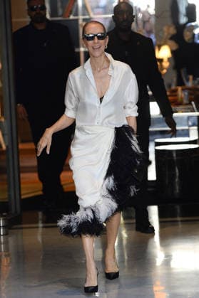 Céline Dion is greeted by her fans as she leaves the Royal Monceau hotel, before heading to the Plenitude Arena at Paris La Défense in Paris, France, on September 25, 2026 Clément Prioli Bestimage Céline Dion is cheered by fans as she leaves the Royal Monceau hotel, before heading to the Plenitude Arena at Paris La Défense in Paris, France, on September 25, 2026 Paris France  Copyright: xClÃ mentxPrioli BestimagexClÃ mentxPrioli Bestimagex