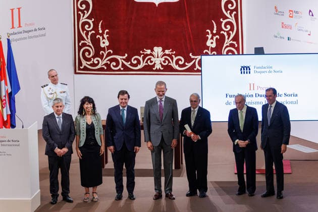 Felipe VI Attends the Award Ceremony for the 2nd International Hispanism Award of the Duques de Soria Foundation King Felipe VI during the award ceremony for the 2nd International Hispanism Award of the Duques de Soria Foundation at the Convent of La Merced on September 25, 2026, in Soria, Castile and León, Spain. The award was presented to PhiloBiblon, the largest digital library and biobibliographic database dedicated to medieval Iberian texts in the Romance languages of Castilian, Catalan, and Galician-Portuguese. The team is led by Professor Charles B. Faulhaber of the University of Oxford. September 25, 2026, Soria, Castile and León, Spain  Copyright: xConchaxOrtegax 7799879