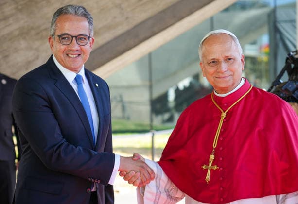 IPA88957113 - France, Paris, Vatican, September 25, 2026 Pope Leo XIV visits UNESCO Headquarters during his apostolic journey to France and is welcomed by UNESCO Director-General Khaled El-Enany at the organization™s headquarters in Paris. Photo by POOL Catholic Press Photo  Copyright: xPOOL xCatholicxPressxPhotox xx IPA88957113.jpeg