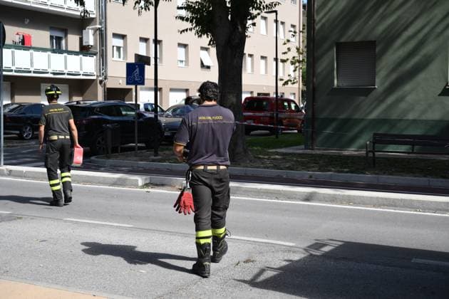 September 25, 2026, Lucca, Lucca, Italy: A building caught fire overnight, killing two people in San Vito a Lucca. The building is uninhabitable, with 16 people evacuated. Firefighters are pictured on site, Lucca, September 25, 2026. Lucca Italy  - ZUMAa289 20260925_zia_a289_254 Copyright: xAgfx