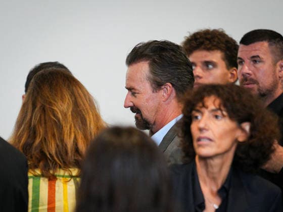 IPA88957307 - Milan, Milan Women™s Fashion Week Spring Summer 2027 - Women™s Fashion, Spring Summer 2027 - GUCCI fashion show - guests pictured: edward norton  Copyright: xRiccardoxGiordanox xRiccardoxGiordanox IPA88957307