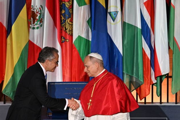IPA88958174 - France, Paris, Vatican, September 25, 2026 Pope Leo XIV visits UNESCO Headquarters during his apostolic journey to France. Photo by Alessia Giuliani Catholipressphoto  Copyright: xx xAlessiaxGiuliani Catholipressphotox IPA88958174