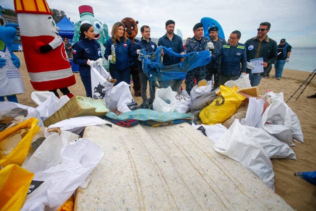 Valparaíso, September 25, 2026. With the participation of volunteers from educational institutions and public and private organizations, International Beach Cleanup Day will be commemorated with a trash and debris cleanup operation at Caleta Portales Beach, Manuel Lema Aton, Chile, Valparaiso, Chile Aton 1193978  Copyright: MANUELxLEMA ATONxCHILE