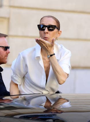 CÃ line Dion leaves her apartment in Paris for her show at the Plenitude Arena CÃ line Dion leaves her apartment in Paris for her show at the Plenitude Arena in Paris, France on september 25, 2026  Copyright: xDidierxFereyx
