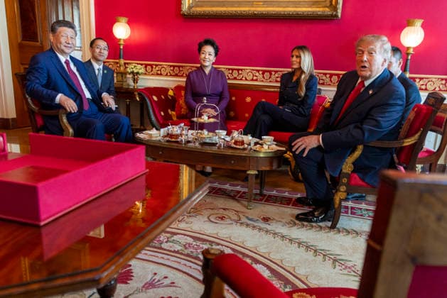 US President Trump and Chinese President Xi attend a tea at the White House Chinese President Xi Jinping, First Lady of China Peng Liyuan, First Lady Melania Trump and US President Donald J. Trump attend a tea in the Red Room at the White House in Washington, DC, USA, 25 September 2026. President Xi’s three-day state visit is his first to DC in 11 years. WASHINGTON DISTRICT OF COLUMBIA United States  Copyright: xPool ABACAx