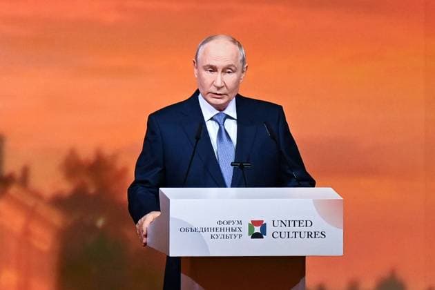 Russia Putin United Cultures Forum 9251222 25.09.2026 Russian President Vladimir Putin speaks during a plenary session of the 12th International United Cultures Forum at the General Staff Building of the State Hermitage Museum, in St. Petersburg, Russia. Pelagiya Tikhonova Sputnik St. Petersburg Russia  Copyright: xPelagiyaxTikhonovax