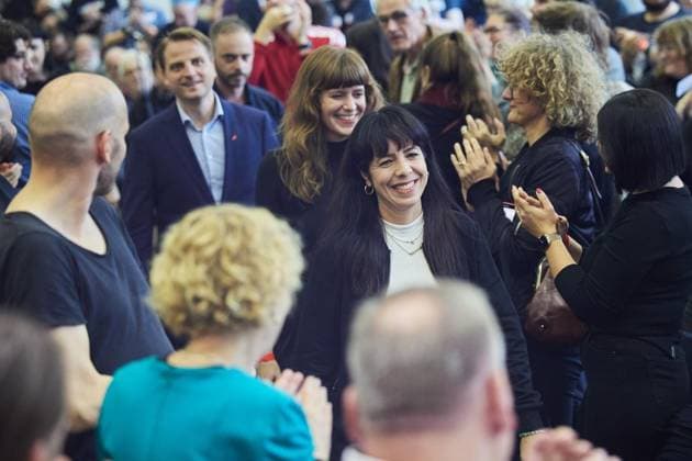 Landesparteitag der Partei Die Linke ** NUR FÜR REDAKTIONELLE ZWECKE ** EDITORIAL USE ONLY **<p>Elif Eralp (Die Linke), Spitzenkandidatin zur Abgeordnetenhauswahl, kommt zum Landesparteitag ihrer Partei. Deutschland Berlin Berlin Copyright: JörgxCarstensen