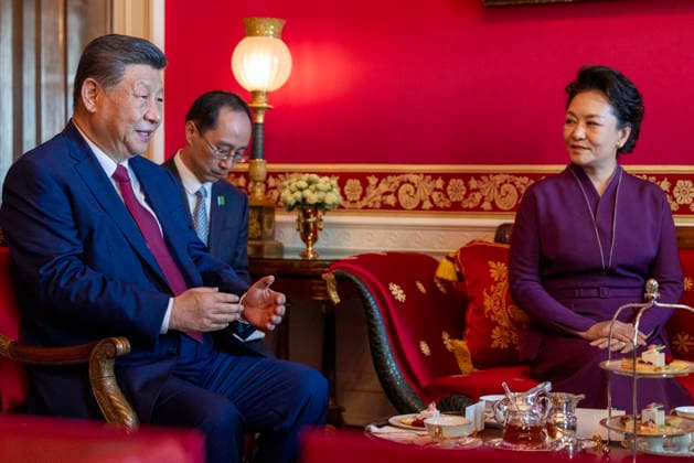 US President Trump and Chinese President Xi attend a tea at the White House Chinese President Xi Jinping delivers remarks during a tea with First Lady of China Peng Liyuan, First Lady Melania Trump and US President Donald J. Trump in the Red Room at the White House in Washington, DC, USA, 25 September 2026. President Xi’s three-day state visit is his first to DC in 11 years. WASHINGTON DISTRICT OF COLUMBIA United States  Copyright: xPool ABACAx