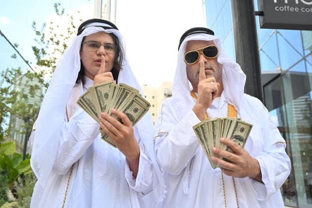 September 25, 2026, Tel-Aviv, Tel-Aviv, Israel: Protesters demonstrate outside the Embassy of the Netherlands, demanding answers regarding a phone call made on the morning of October 7, 2023...At approximately 9.00 a.m. on October 7, before arriving at the Kirya military headquarters in Tel Aviv, Prime Minister Benjamin Netanyahu reportedly chose to make his first call to a foreign leader Ã¢â‚¬ then-Dutch Prime Minister Mark Rutte. Tel-Aviv Israel - ZUMAp227 20260925_zip_p227_002 Copyright: xPaulinaxPatimerx