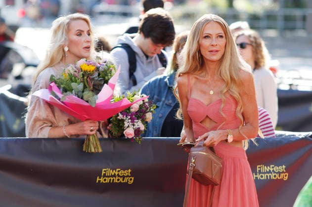 Juliane Golbs und Jenny Elvers bei der Premiere des Kinofilms Hygge auf dem 34. Filmfest Hamburg 2026 im Cinemaxx Dammtor. Hamburg, 25.09.2026