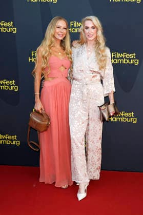 Jenny Elvers und Juliane Golbs bei der Premiere des Kinofilms Hygge auf dem 34. Filmfest Hamburg 2026 im Cinemaxx Dammtor. Hamburg, 25.09.2026