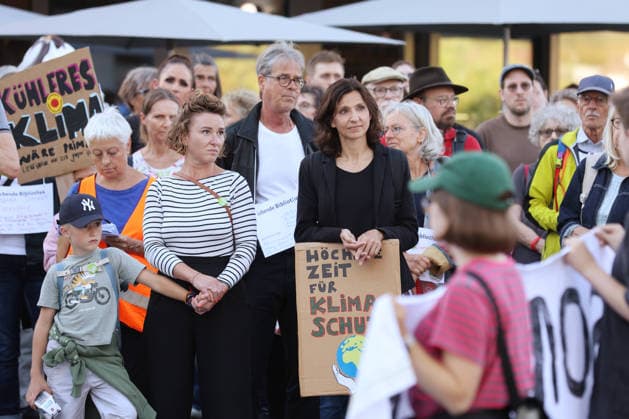 25.09.2026 Baden AG, SCHWEIZ, Klimademo der Gruenen und SP Keine 50 Grad Sommer in Baden Kanton Aargau Unter anderem mit Irene Kaelin und Gabriela Suter