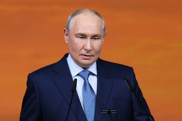 Russia Putin United Cultures Forum 9251282 25.09.2026 Russian President Vladimir Putin speaks during the 12th International United Cultures Forum, in St. Petersburg, Russia. Alexander Kazakov Sputnik St. Petersburg Russia  Copyright: xAlexanderxKazakovx