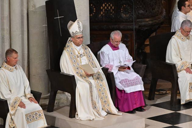 IPA88962522 - France, Paris, Vatican, September 25, 2026: Pope Leo XIV celebrates Vespers with bishops, priests, deacons, consecrated persons, and seminarians at Notre-Dame de Paris Cathedral during his apostolic journey to France. Photo by Alessia Giuliani Catholipressphoto  Copyright: xx xAlessiaxGiuliani Catholicpressphotox IPA88962522
