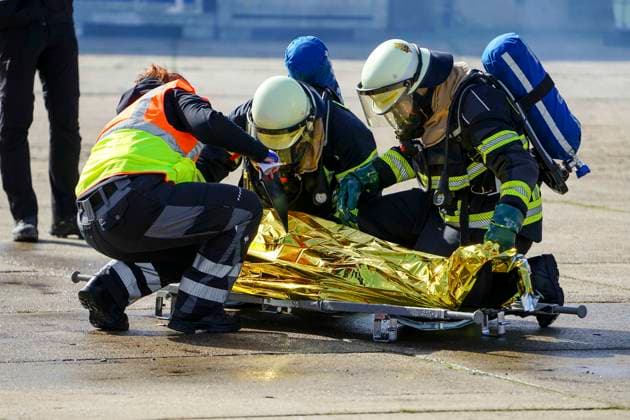 CNTV REDSTORM- Bundeswehruebung Red Storm Charlie Tag 2 in Hamburg 25.09.2026 m Tag 2 der Bundeswehruebung Red Storm Charlie wurden u.a zusammen mit der Feuerwehr ein Chemieunfall simuliert , Des weiteren ein Drrohnenangriff auf einen Gueterzug - Uebung der Bundeswehr unter dem Namen Red Storm Charlie in Hamburg am 25.09.2026 Landeskommando Hamburg und weitere Einheiten der Bundeswehr trainieren gemeinsam, Ablaeufe und Abstimmungen bevor besondere nationale oder internationale Sicherheitslagen eintreten Hamburg Deutschland