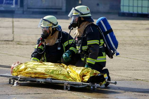 CNTV REDSTORM- Bundeswehruebung Red Storm Charlie Tag 2 in Hamburg 25.09.2026 m Tag 2 der Bundeswehruebung Red Storm Charlie wurden u.a zusammen mit der Feuerwehr ein Chemieunfall simuliert , Des weiteren ein Drrohnenangriff auf einen Gueterzug - Uebung der Bundeswehr unter dem Namen Red Storm Charlie in Hamburg am 25.09.2026 Landeskommando Hamburg und weitere Einheiten der Bundeswehr trainieren gemeinsam, Ablaeufe und Abstimmungen bevor besondere nationale oder internationale Sicherheitslagen eintreten Hamburg Deutschland