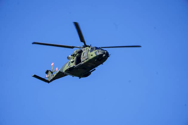 CNTV REDSTORM- Bundeswehruebung Red Storm Charlie Tag 2 in Hamburg 25.09.2026 m Tag 2 der Bundeswehruebung Red Storm Charlie wurden u.a zusammen mit der Feuerwehr ein Chemieunfall simuliert , Des weiteren ein Drrohnenangriff auf einen Gueterzug - Uebung der Bundeswehr unter dem Namen Red Storm Charlie in Hamburg am 25.09.2026 Landeskommando Hamburg und weitere Einheiten der Bundeswehr trainieren gemeinsam, Ablaeufe und Abstimmungen bevor besondere nationale oder internationale Sicherheitslagen eintreten Hamburg Deutschland