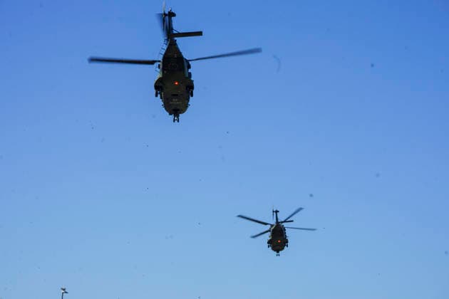 CNTV REDSTORM- Bundeswehruebung Red Storm Charlie Tag 2 in Hamburg 25.09.2026 m Tag 2 der Bundeswehruebung Red Storm Charlie wurden u.a zusammen mit der Feuerwehr ein Chemieunfall simuliert , Des weiteren ein Drrohnenangriff auf einen Gueterzug - Uebung der Bundeswehr unter dem Namen Red Storm Charlie in Hamburg am 25.09.2026 Landeskommando Hamburg und weitere Einheiten der Bundeswehr trainieren gemeinsam, Ablaeufe und Abstimmungen bevor besondere nationale oder internationale Sicherheitslagen eintreten Hamburg Deutschland