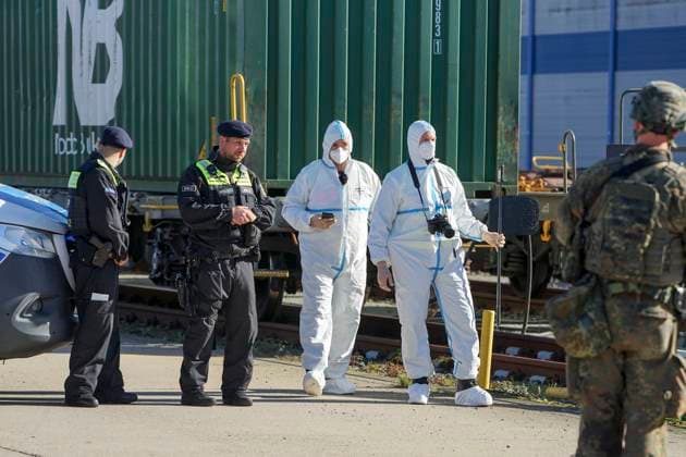 CNTV REDSTORM- Bundeswehruebung Red Storm Charlie Tag 2 in Hamburg 25.09.2026 m Tag 2 der Bundeswehruebung Red Storm Charlie wurden u.a zusammen mit der Feuerwehr ein Chemieunfall simuliert , Des weiteren ein Drrohnenangriff auf einen Gueterzug - Uebung der Bundeswehr unter dem Namen Red Storm Charlie in Hamburg am 25.09.2026 Landeskommando Hamburg und weitere Einheiten der Bundeswehr trainieren gemeinsam, Ablaeufe und Abstimmungen bevor besondere nationale oder internationale Sicherheitslagen eintreten Hamburg Deutschland