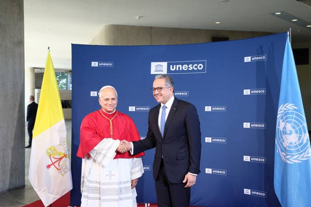 IPA88962771 - France, Paris, Vatican, September 25, 2026 Pope Leo XIV visits UNESCO headquarters during his apostolic journey to France, accompanied by UNESCO Director-General Khaled El-Enany at the organization™s headquarters in Paris. Photo by POOL Catholic Press Photo  Copyright: xPhotographxbyxPOOL xCatholicxPressxPhotox xPhotographxbyxPOOL xCatholicxPressxPhotox IPA88962771