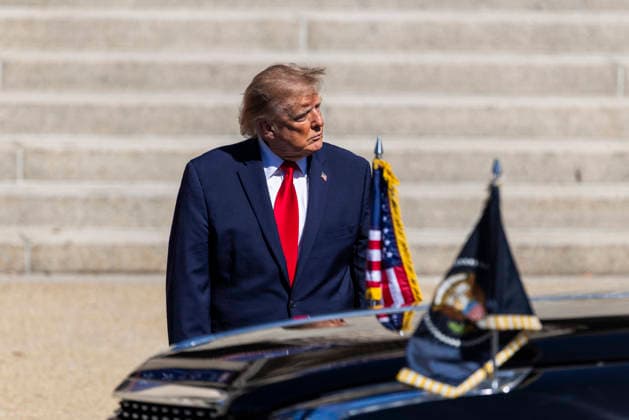US President Trump and Chinese President Xi visit the National Archives in Washington DC US President Donald Trump waits to escort Chinese President Xi Jinping to the National Archives in Washington, DC, USA, 25 September 2026. President Xi’s three-day state visit is his first to DC in 11 years. WASHINGTON DC United States  Copyright: xPool ABACAx