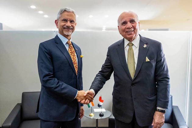 RECORD DATE NOT STATED EAM S. Jaishankar meets Iraq FM Fuad Hussein New York U.S. , Sep 25 (ANI): External Affairs Minister S. Jaishankar meets Deputy Prime Minister and Minister of Foreign Affairs of Iraq Fuad Hussein on the sidelines of the 81st United Nations General Assembly (UNGA81), in New York on Thursday. (@DrSJaishankar X ANI Photo) New York United States of America Copyright: xANIx ANI_20260925048