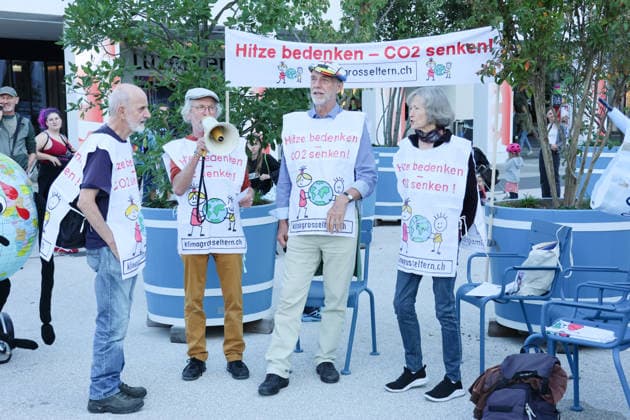 25.09.2026 Stadt Luzern. Demonstration, Klimademo in Luzern gegen Klimawandel,unter dem Motto Kein 50-Grad-Sommer. Bild. Demonstranten .