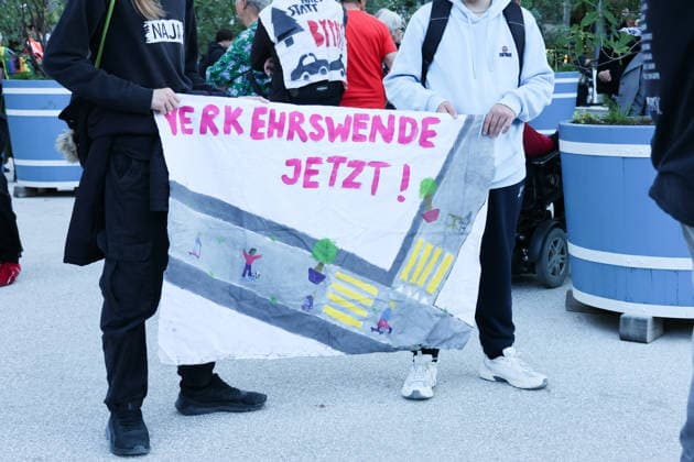 25.09.2026 Stadt Luzern. Demonstration, Klimademo in Luzern gegen Klimawandel,unter dem Motto Kein 50-Grad-Sommer. Bild. Demonstranten .