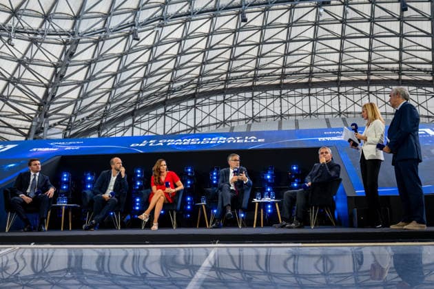 Artificial Intelligence Summit - Marseille Alexandre Loubet, Manuel Bompard, Sarah Knafo, Olivier Faure and Xavier Bertrant pictured during a presidential campaign debate around AI, during second day of Artificial Intelligence Marseille (AIM), a summit concerning AI in stade CEPAC Velodrome de Marseille, France on September 25, 2026. Photo by Laurent Coust ABACAPRESS.COM MARSEILLE France  Copyright: xCoustxLaurent ABACAx