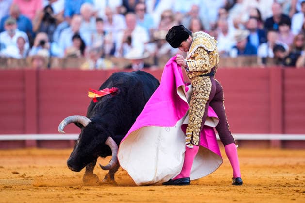 Second Subscription Bullfight of the San Miguel Fair in Seville: Juan Ortega during the second subscription bullfight of the San Miguel Fair at the Real Maestranza de Caballería on September 25, 2026, in Seville, Andalusia, Spain José María Manzanares, Alejandro Talavante, and Juan Ortega fought bulls from Puerto de San Lorenzo and Ventana de San Lorenzo during the first subscription bullfight of the San Miguel Fair on September 25, 2026, in Seville, Andalusia, Spain  Copyright: xJoaquinxCorcherox 7800458