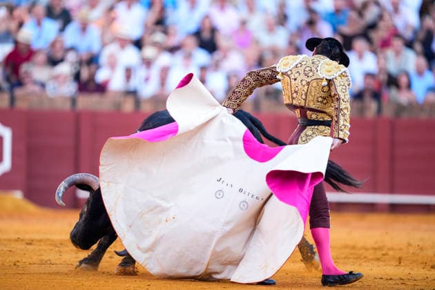 Second Subscription Bullfight of the San Miguel Fair in Seville: Juan Ortega during the second subscription bullfight of the San Miguel Fair at the Real Maestranza de Caballería on September 25, 2026, in Seville, Andalusia, Spain José María Manzanares, Alejandro Talavante, and Juan Ortega fought bulls from Puerto de San Lorenzo and Ventana de San Lorenzo during the first subscription bullfight of the San Miguel Fair on September 25, 2026, in Seville, Andalusia, Spain  Copyright: xJoaquinxCorcherox 7800460